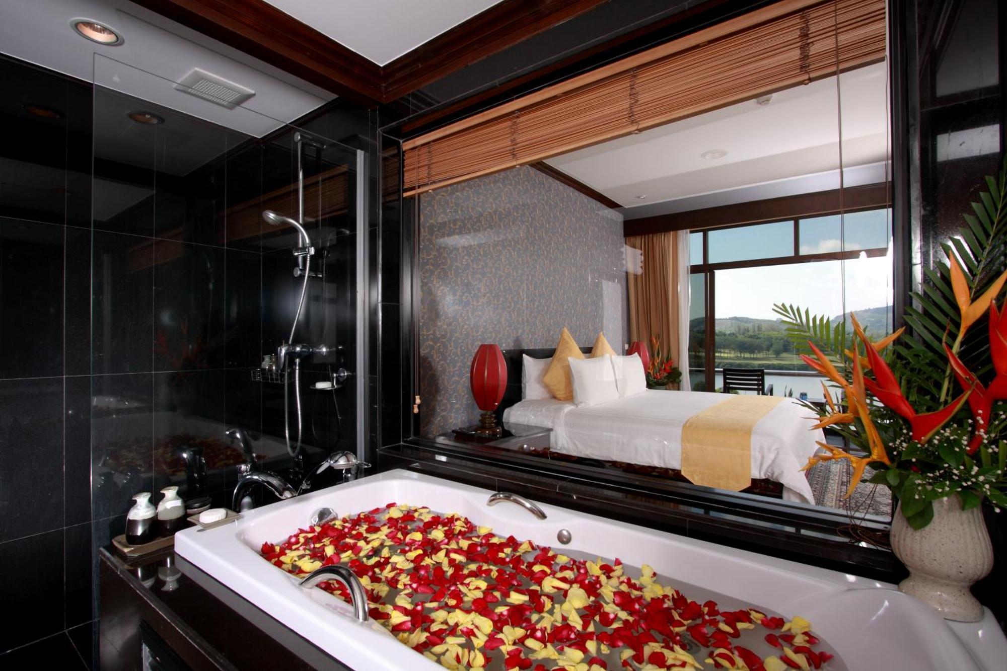 Blue Canyon Country Club Mai Khao Extérieur photo